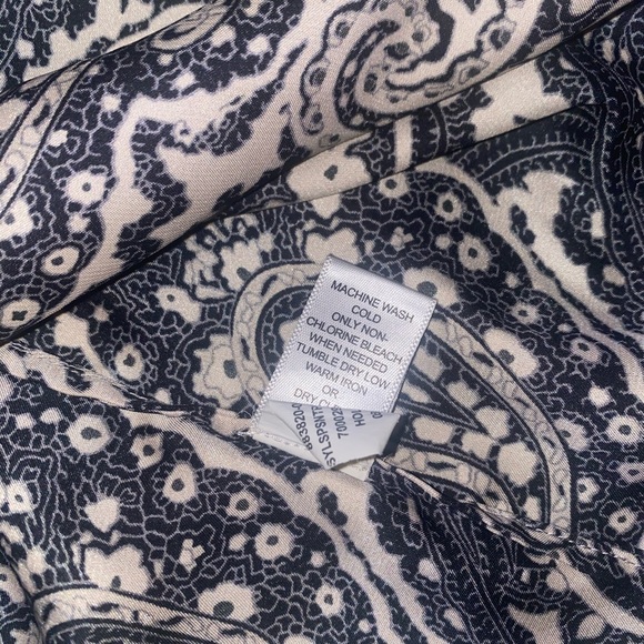 Banana Republic, Paisley silky Lightweight Tunic. Sz M - Picture 7 of 8